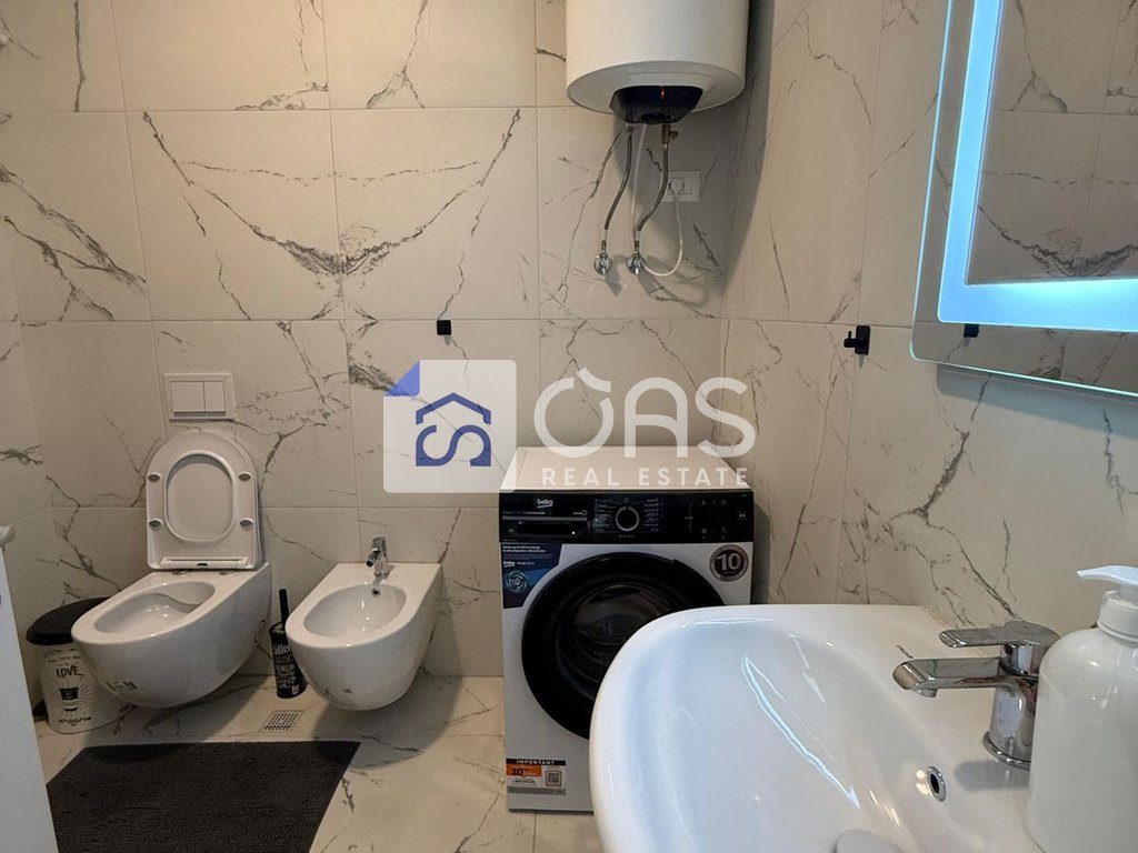 Jepet me qera apartament 2+1 te Univers City