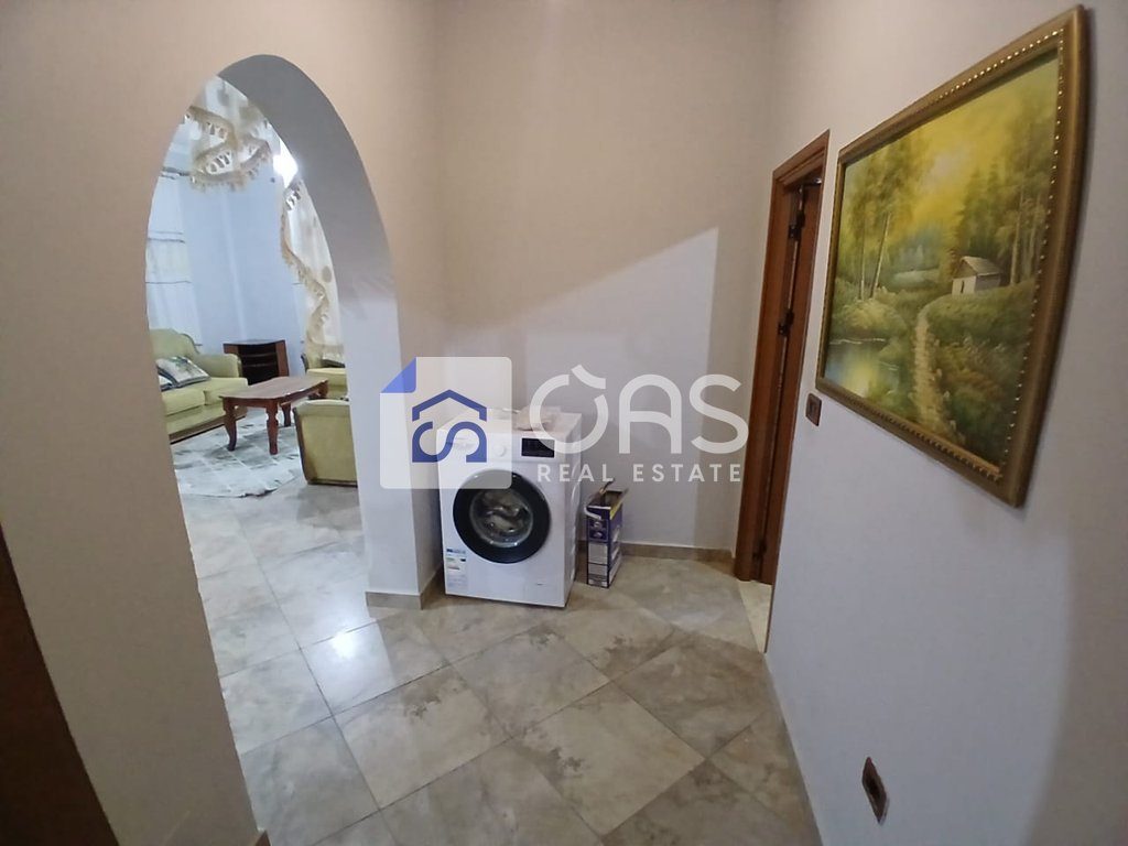 Jepet me qera apartament 2+1 ne Porcelan