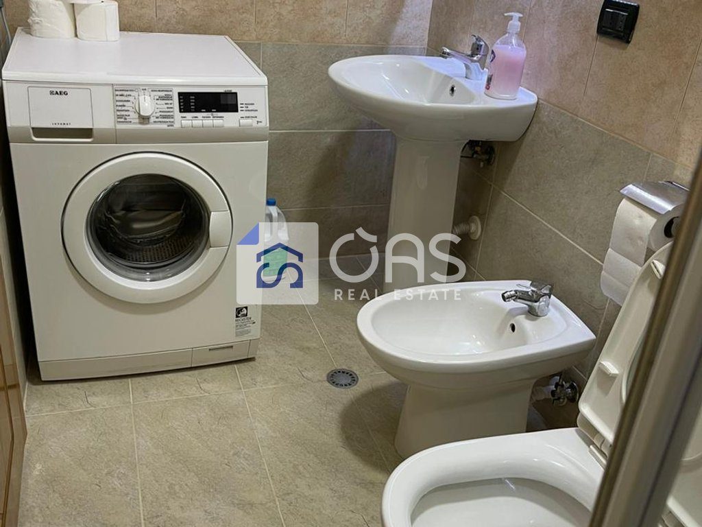 Jepet me qera apartament 2+1 ne Bllok