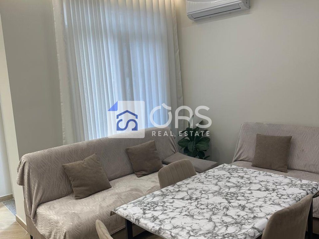 Jepet me qera apartament 1+1 tek Rruga 5 Maji