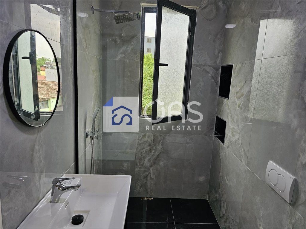 Jepet me qira apartament 2+1 Te Rruga e Dibres