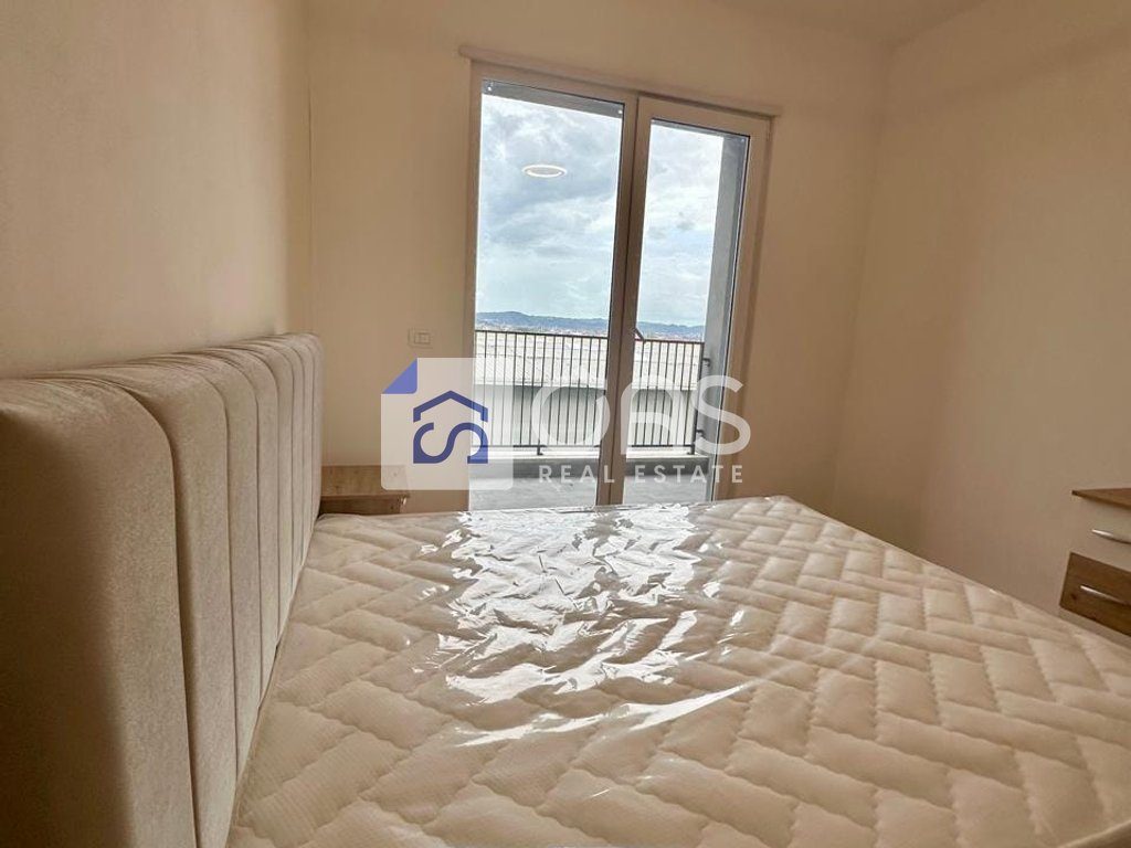 Jepet apartament 2+1 me qera Te Univers City