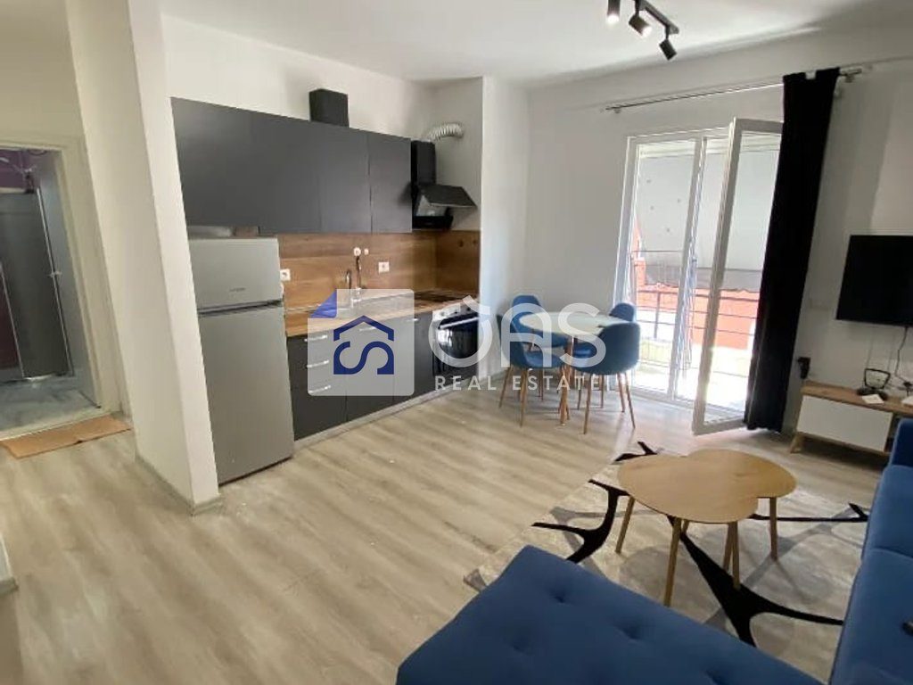 Jepet apartament me qera 1+1 Selite