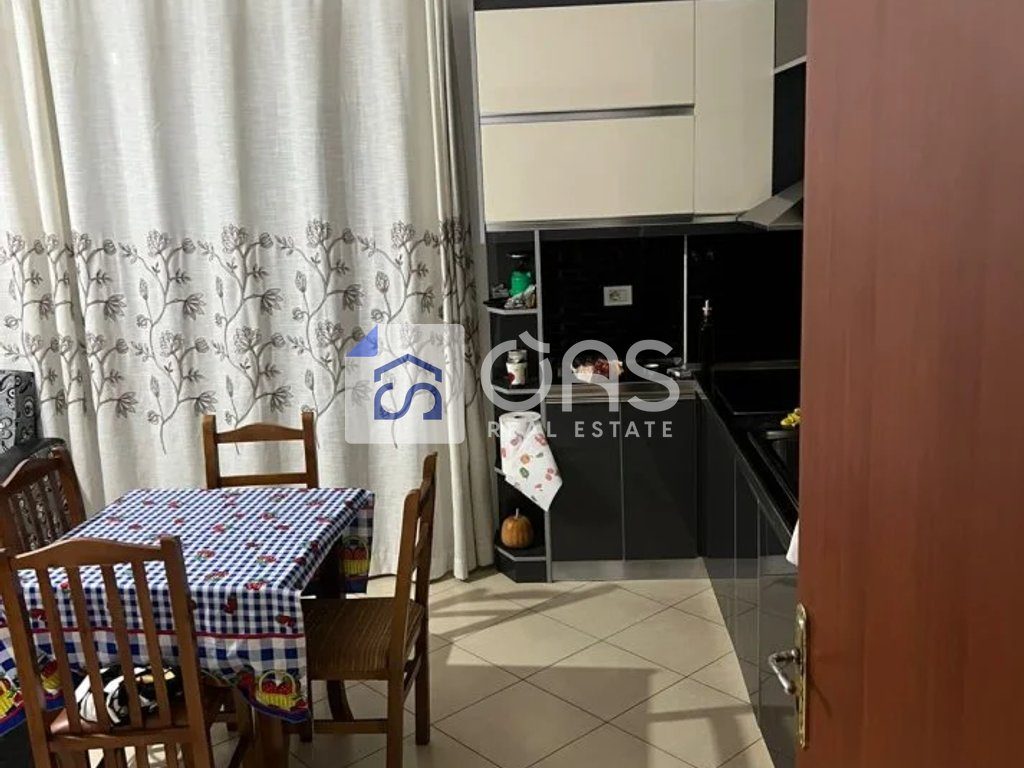 Jepet apartament me qera 1+1 Ne Fresk