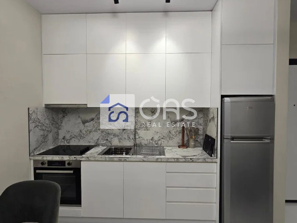 Jepet me qera apartament 1+1 Te Univers City