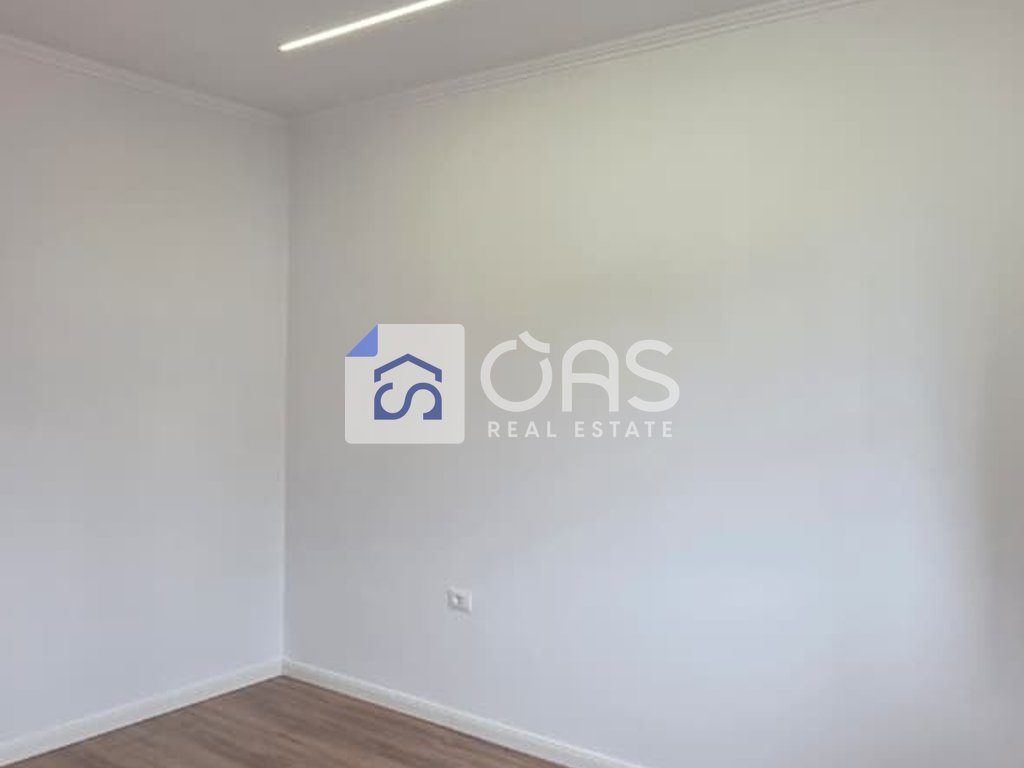 Shitet apartament 2+1 Te Rruga Bardhyl