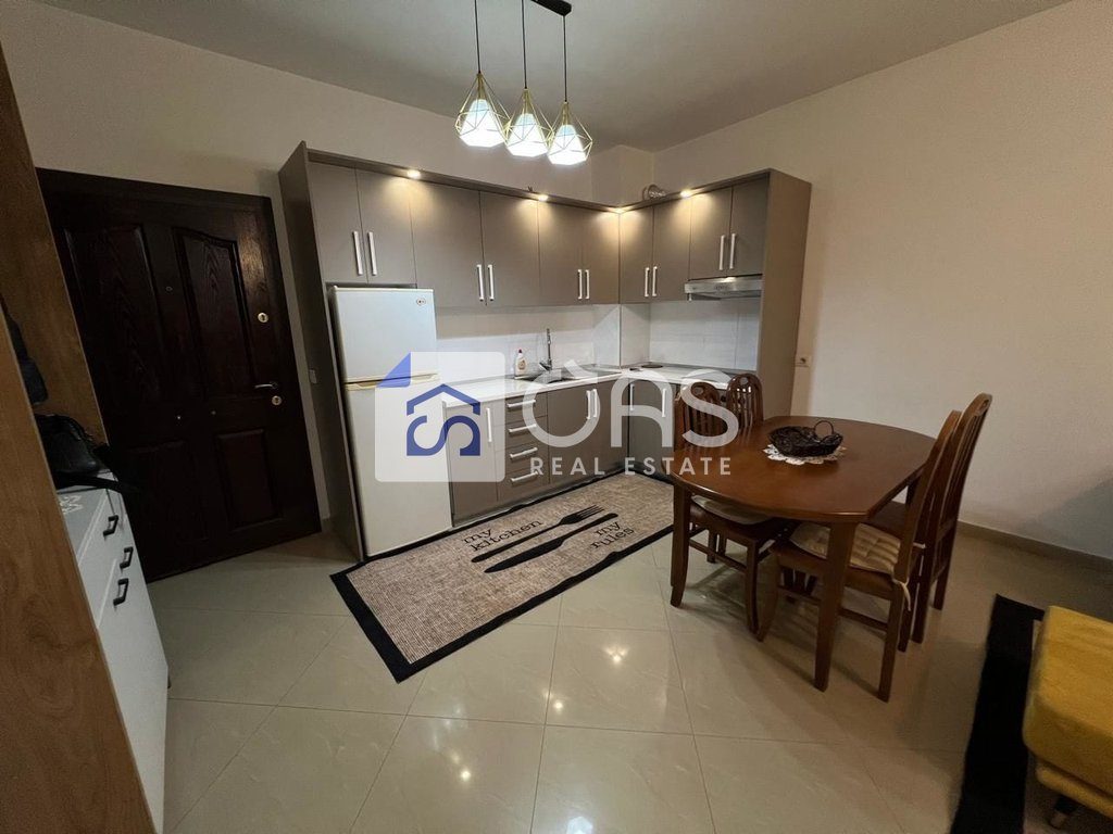 Jepet apartament 1+1 me qera Ne Astir