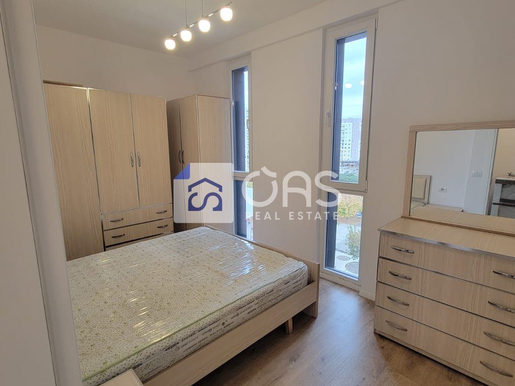 Jepet me qera apartament 1+1  Te Fusha Aviacionit(Clover Residence)