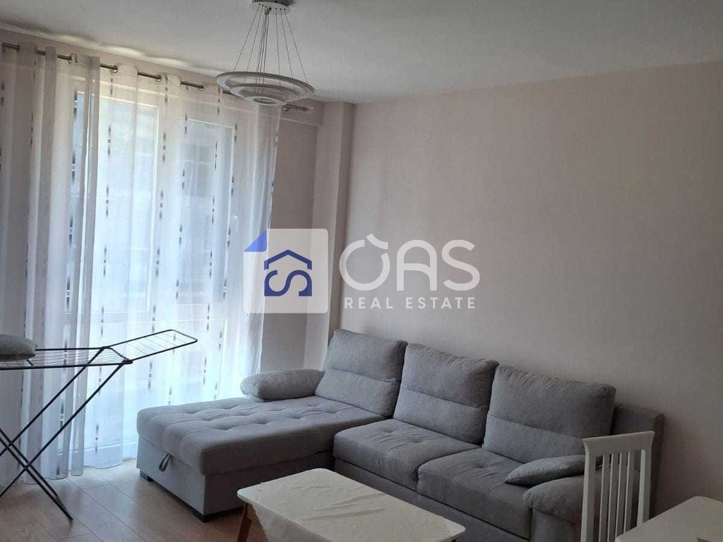 Jepet me qira apartamenti 2+1+2 Te Fusha Aviacionit(Clover Residence)