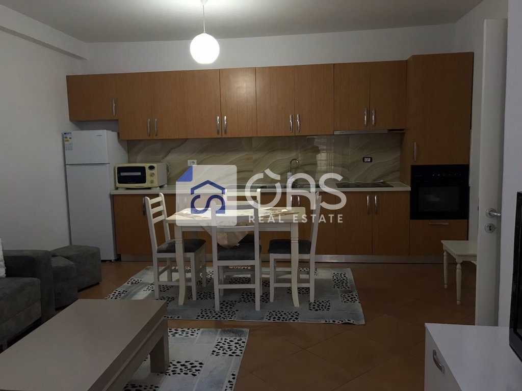 Jepet me qera apartament 1+1 Ne Shkoze