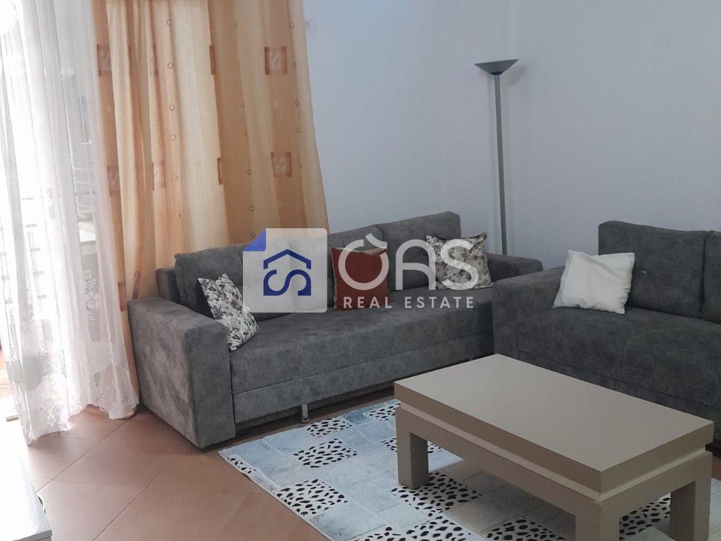Jepet me qera apartament 1+1 Ne Shkoze