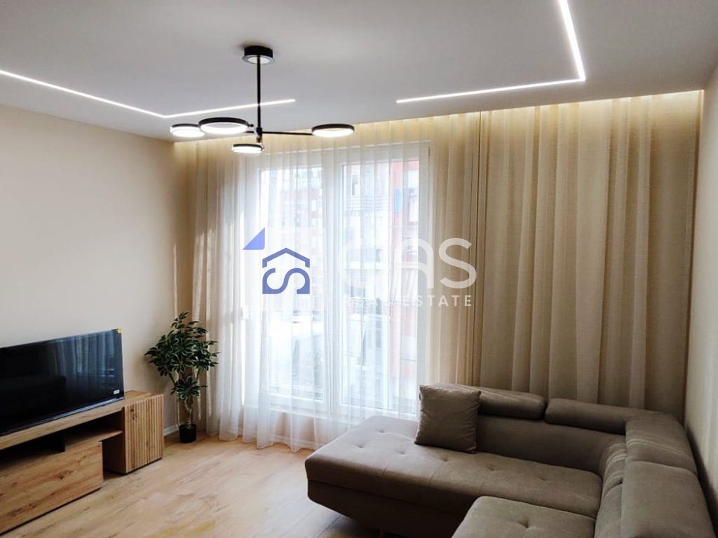 Jepet me qera apartament 1+1 Te Stacioni Trenit