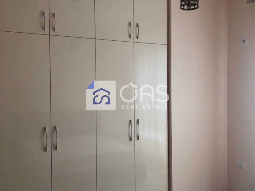 Jepet me qera apartament 2+1 Te Rruga e Kavajes