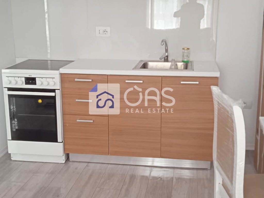 Jepet me qera apartament 1+1 Te Univers City