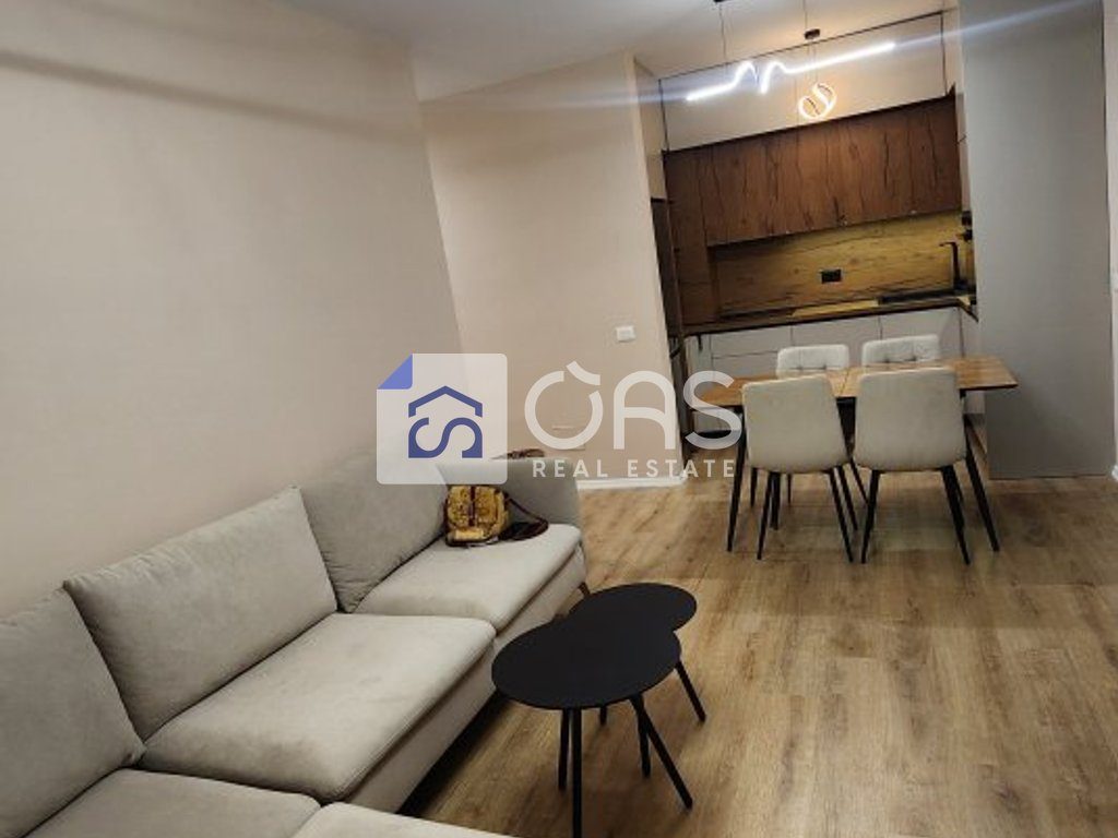 Jepet apartament 2+1me qera Te Univers City