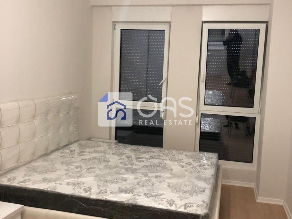 Shitet apartament 2+1+2 tek 21 Dhjetori (Kompleksi Kontakt)