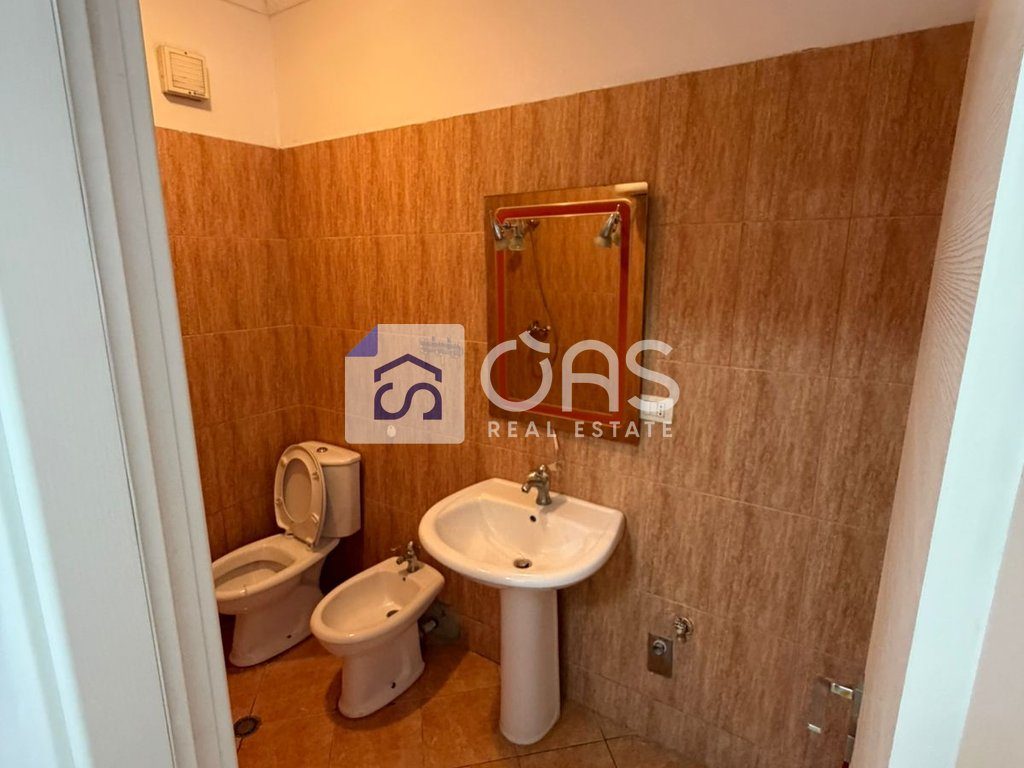Shitet apartament 1+1 ne Fresk