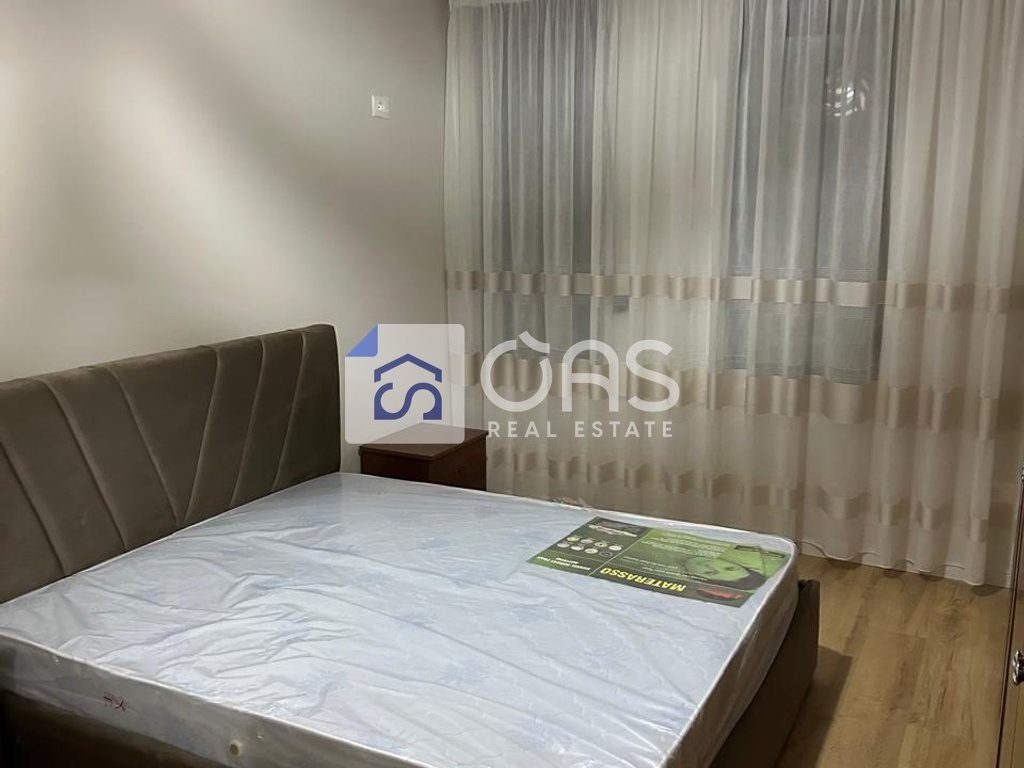 Jepet me qera apartament 1+1 tek 21 Dhjetori