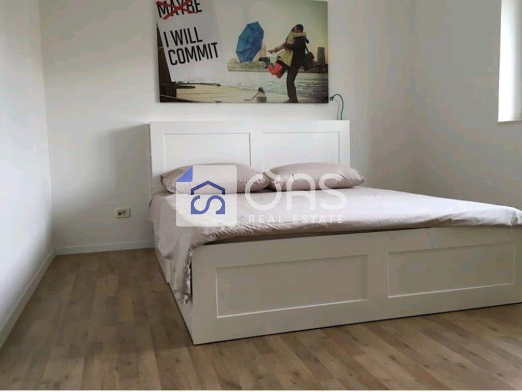 Jepet me qera apartament 1+1 tek Rruga e Sales.