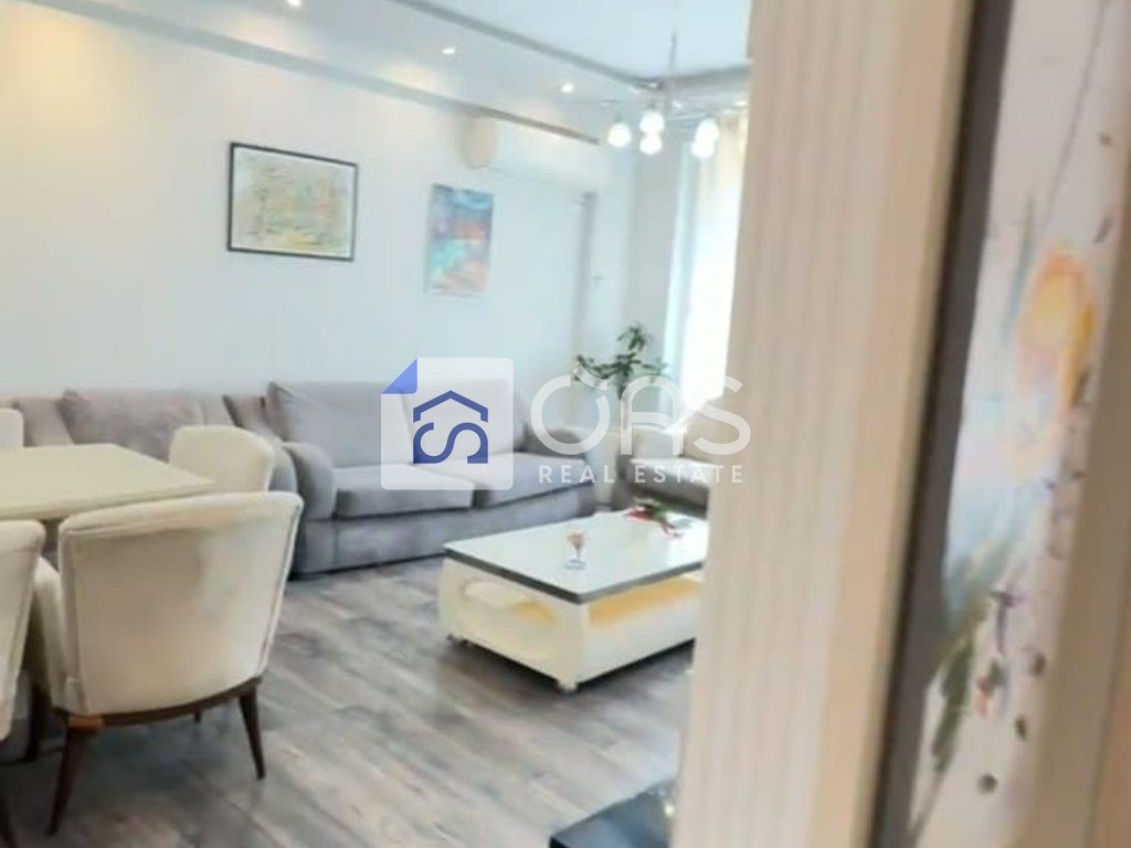 Shitet apartament 2+1+2 tek Kopshti Zologjik.