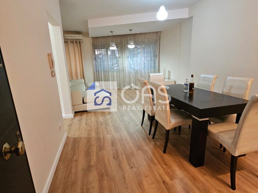 Shitet apartament 2+1 tek Rruga Mine Peza.
