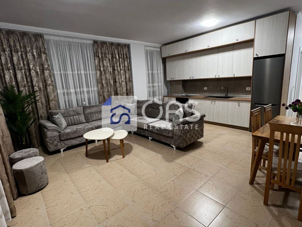 Jepet me qera apartament 2+1+2+2 Poste Parkimi tek Bulevardi I Ri.