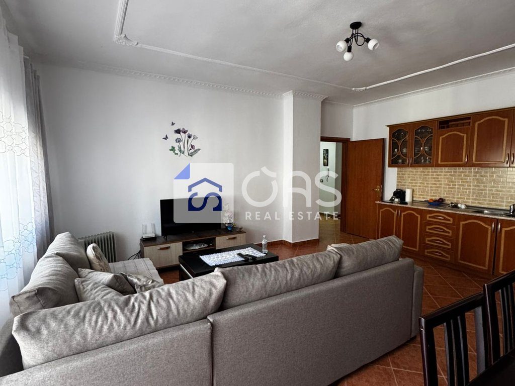 Jepet me qera apartament 2+1 ne Yzberisht