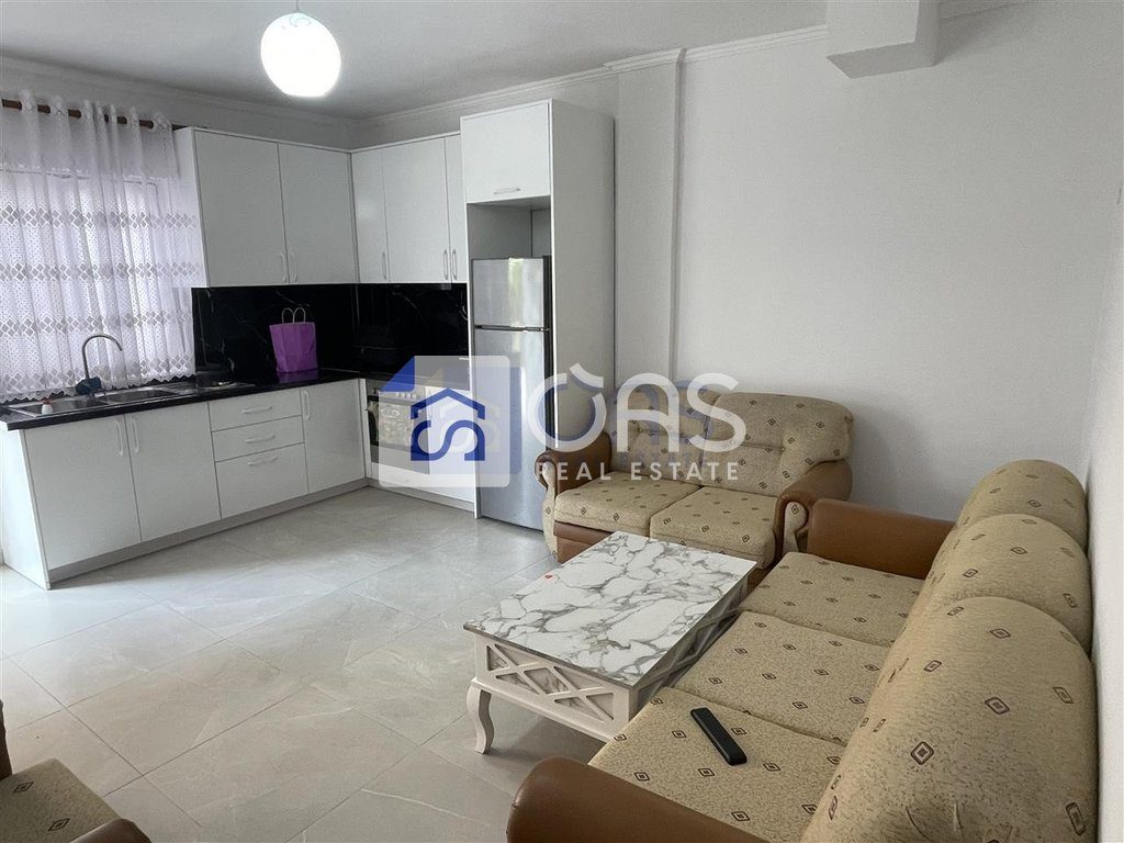 Jepet me Qera Apartament 1+1+Post parkimi ne Institut.