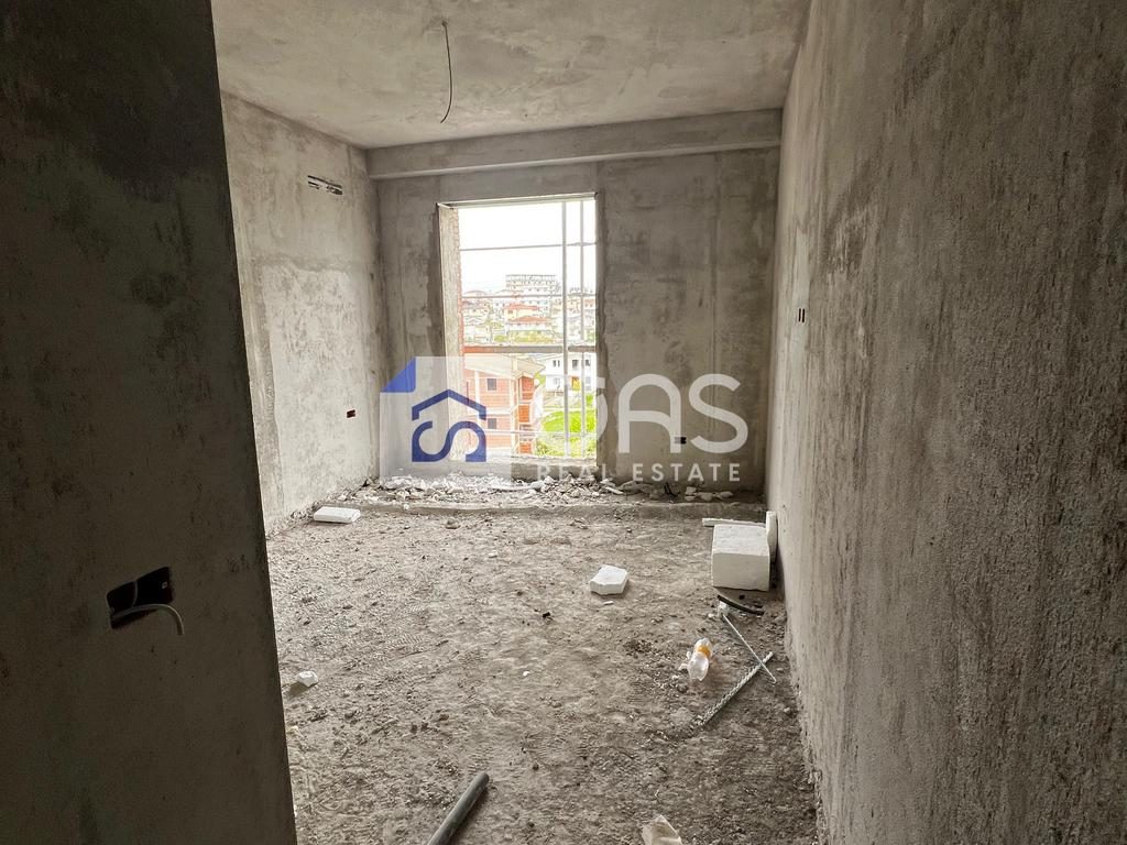Shitet apartament 2+1 ne Paskuqan