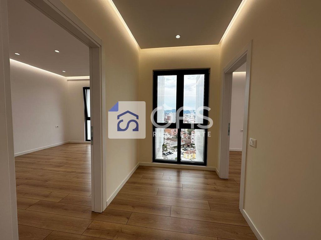Jepet me qera apartamemt 2+1+2+Parkim tek Farmacia 10 (Kompleksi Arlis)