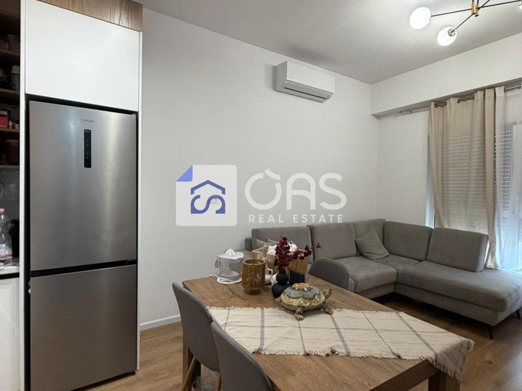 Shitet apartament 1+1 ne Ali Dem.