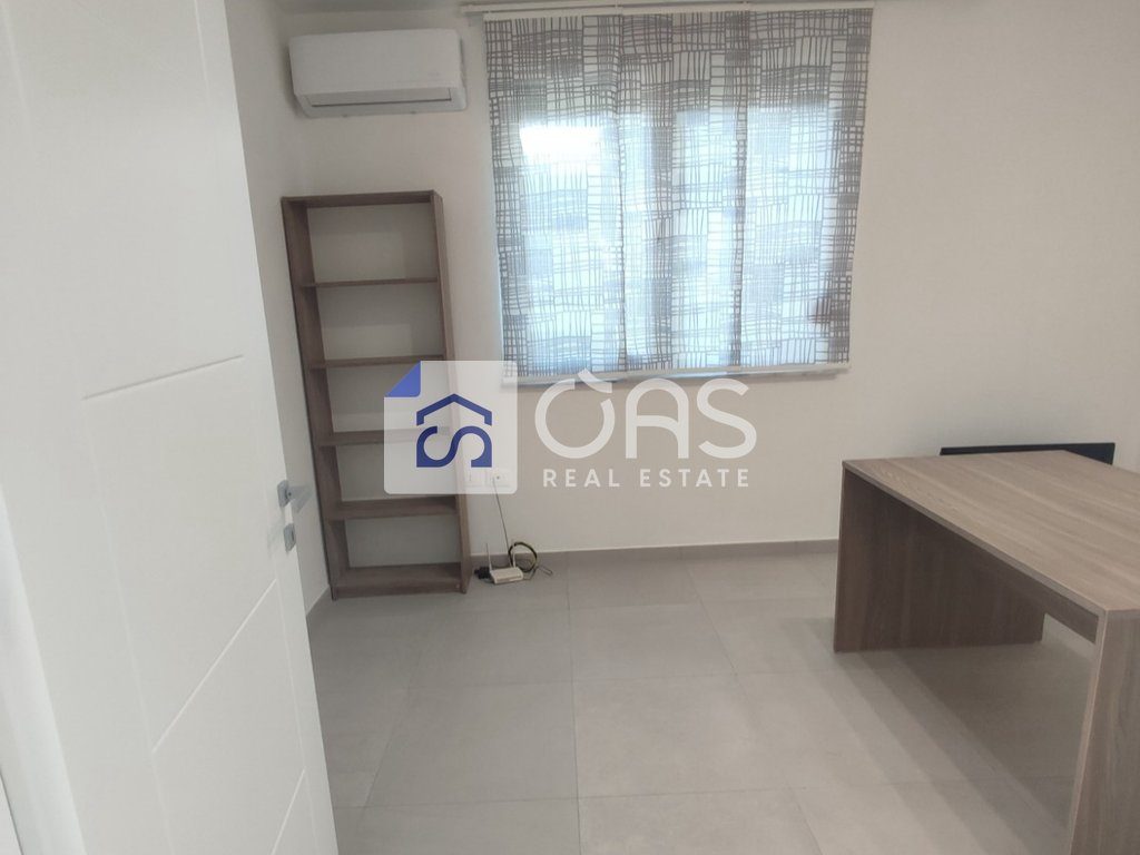 Jepet me qera apartament 2+1+2 ne Myslym Shyr.