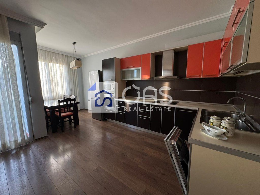 Jepet me qera apartament 2+1+2 tek Vila Gold.