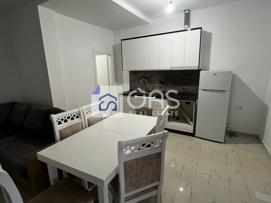Jepet me qera apartament 2+1 ne Laprak.