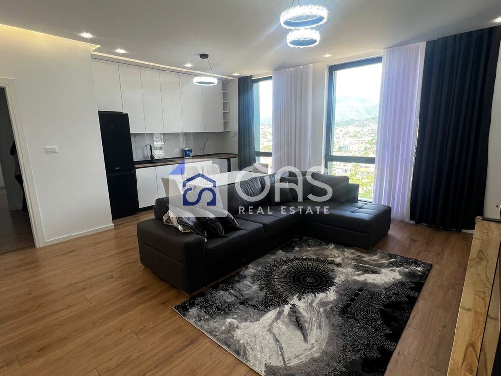 Jepet me qera super apartament 1+1 tek Bulevardi i ri.