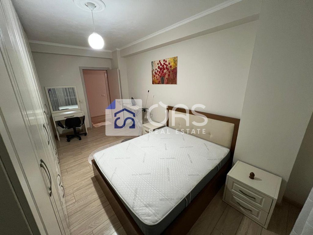 Jepet me qera apartament 2+1+2+post parkimi ne Astir