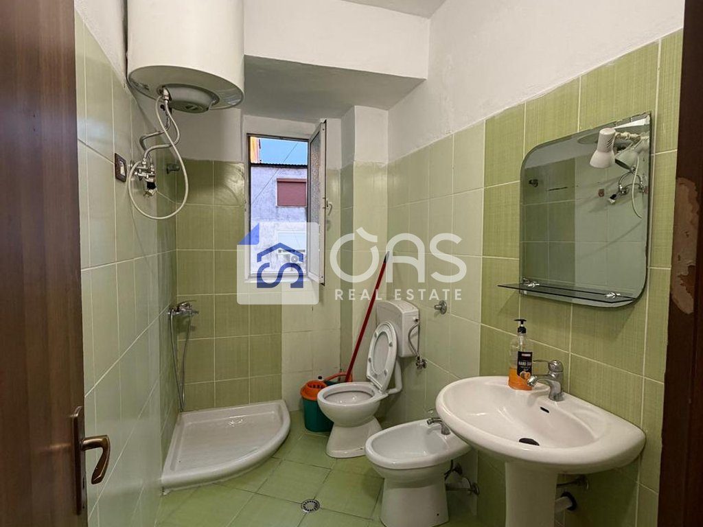Jepet me qera  apartament 1+1 tek Medreseja