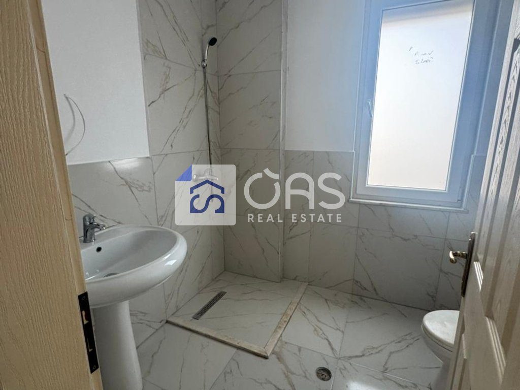 Shitet apartament 2+1+2 ne Pallatet e Verdha