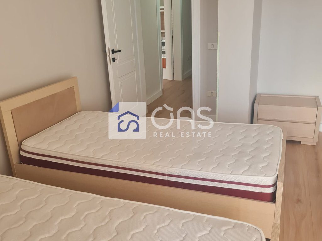 Jepet apartament me qera 2+1+2 tek Zogu i Zi
