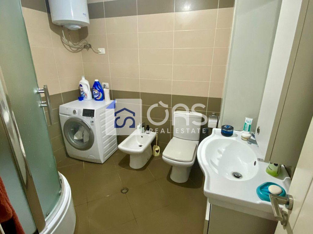 Shitet apartament 2+1+2 ne Yzberisht