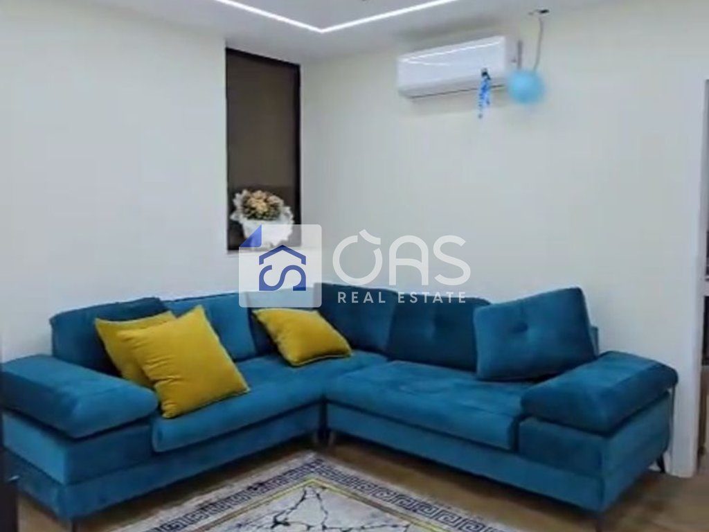 Jepet apartament me qera 2+1 tek Fusha e Aviacionit