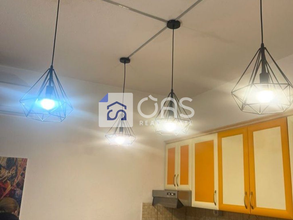 Jepet apartament me qera 1+1 tek Komuna e Parisit