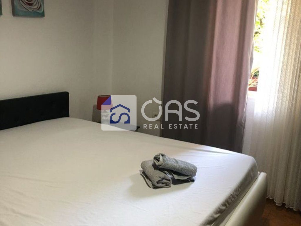 Jepet apartament me qera 1+1 tek Komuna e Parisit