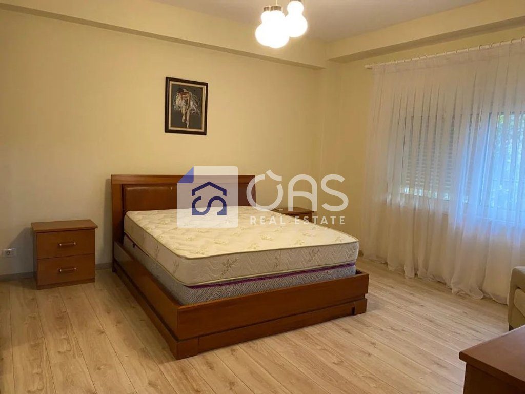Jepet apartament me qera 2+1 tek Brryli