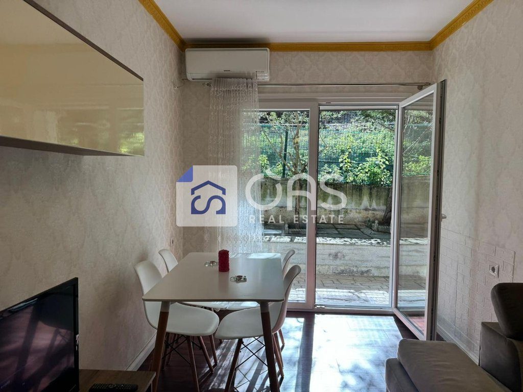 Jepet apartament me qera 2+1 tek Liqeni i Thate