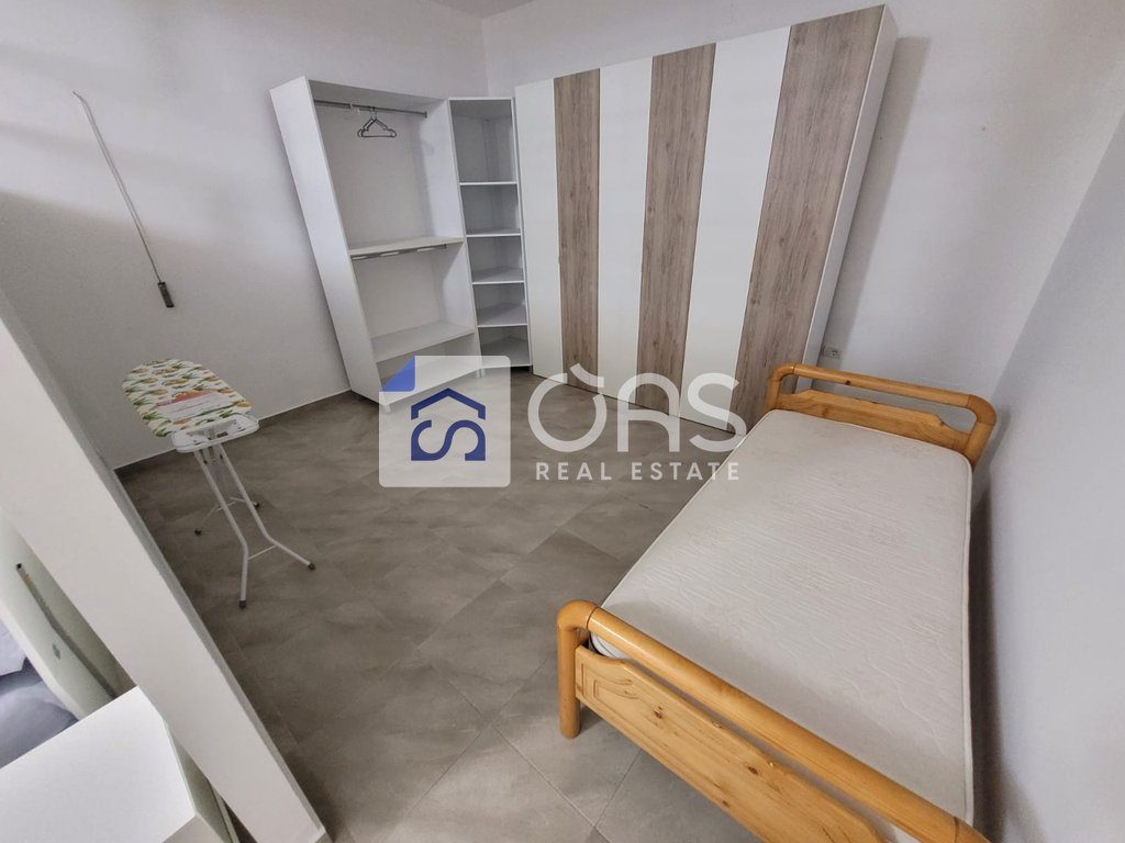 Jepet apartament me qera 2+1 tek Pazari i Ri