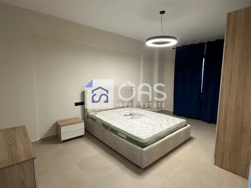 Jepet me qera apartament 2+1+lavanderi tek Komuna e Parisit