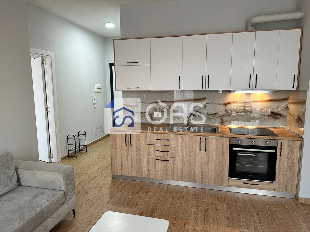 Jepet me qera apartament 1+1 Qender
