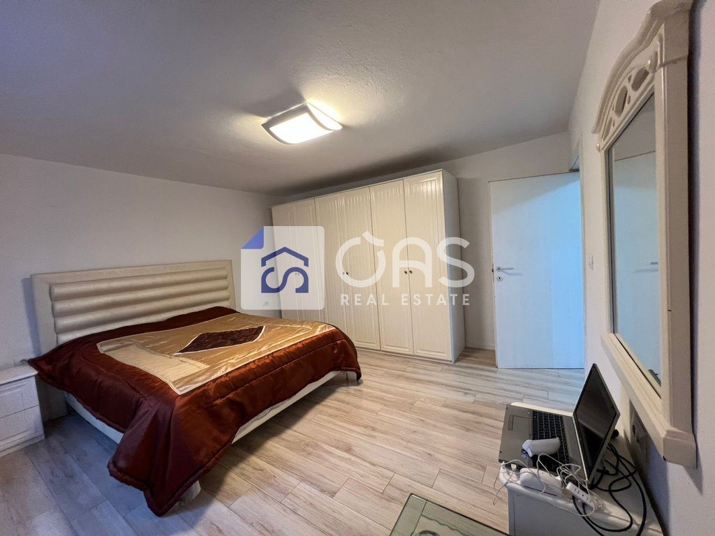 Jepet me qera apartament 2+1 tek 5 Maj