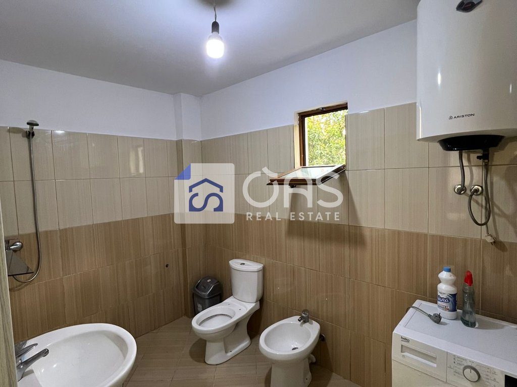 Jepet me qera apartament 2+1 tek 5 Maj